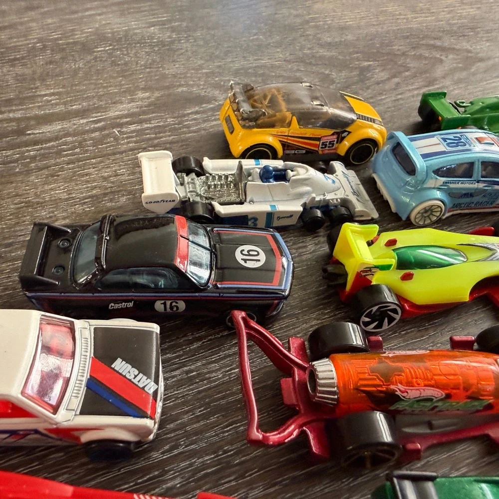 Hot Wheels Matchbox Diecast Car Lot Mixed Vehicles Racing Cars Mattel Track Fast
